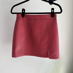 Aritzia Patio vegan leather mini skirt - size 4 - red